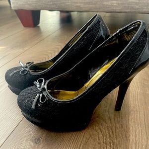Black event heels. 8.5